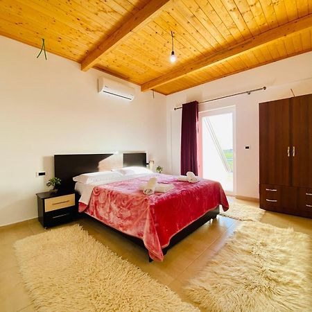 Lahuta E Vjeter Agroturizem Hotel Lac Exterior photo