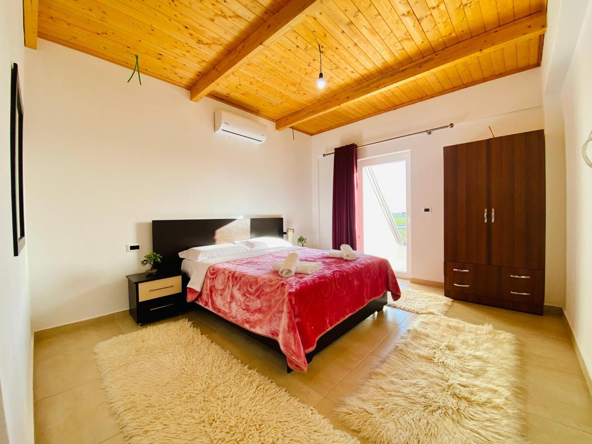 Lahuta E Vjeter Agroturizem Hotel Lac Exterior photo