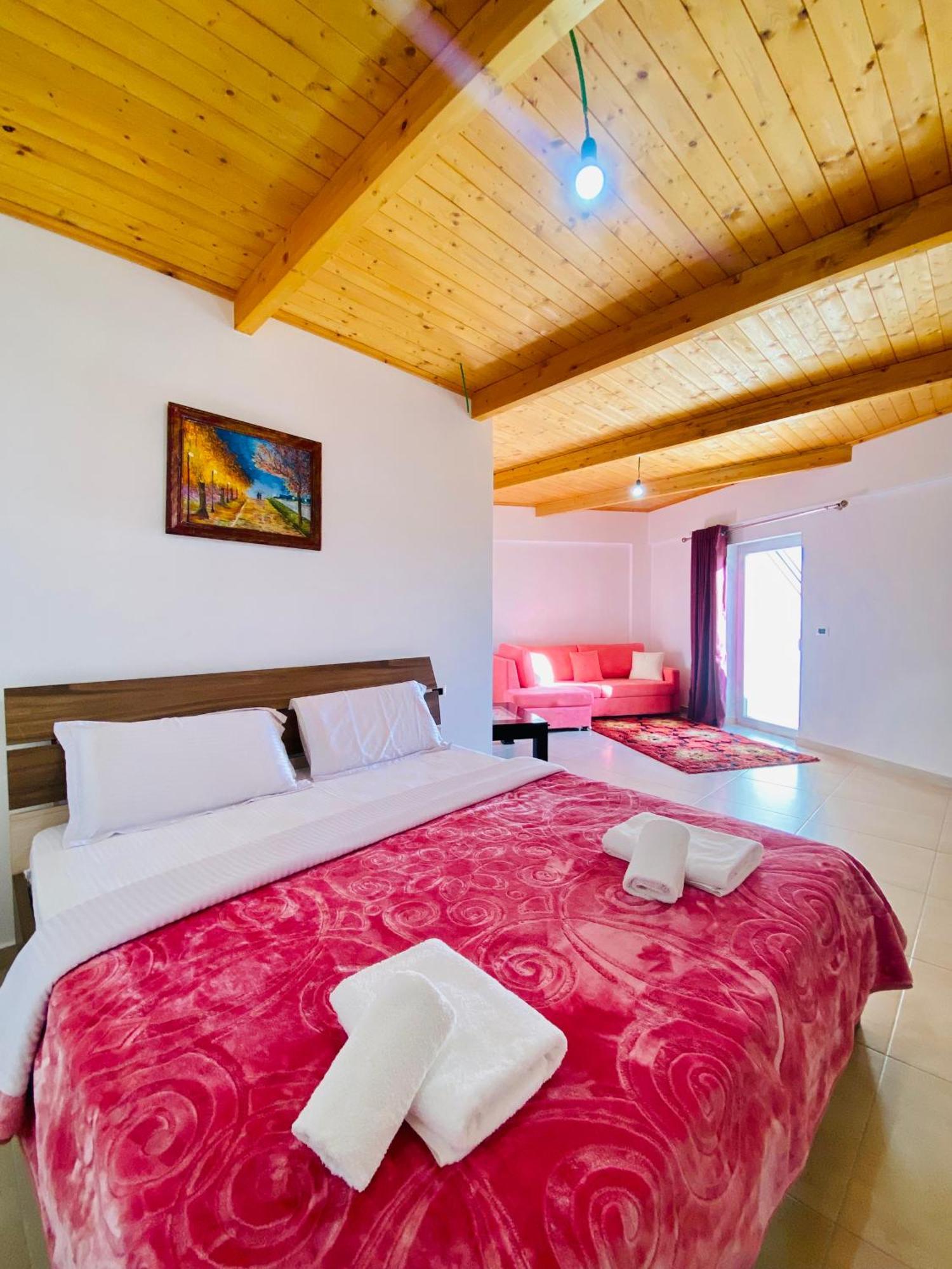 Lahuta E Vjeter Agroturizem Hotel Lac Exterior photo