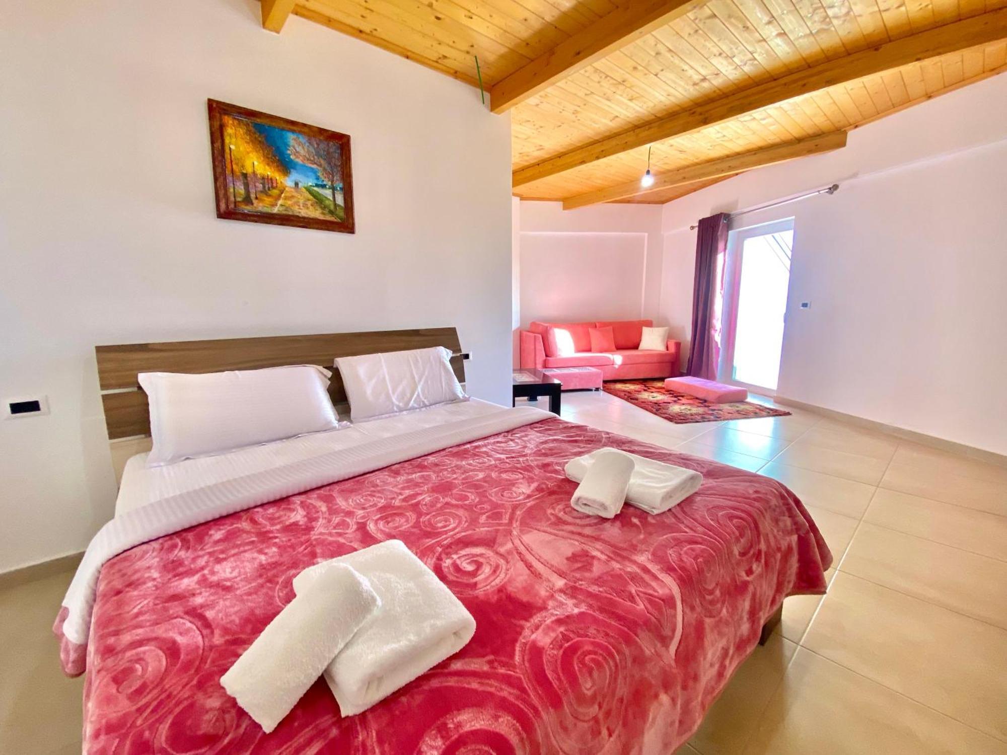 Lahuta E Vjeter Agroturizem Hotel Lac Exterior photo