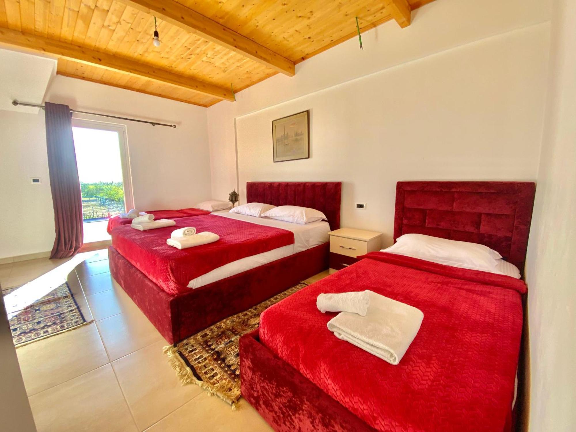 Lahuta E Vjeter Agroturizem Hotel Lac Exterior photo